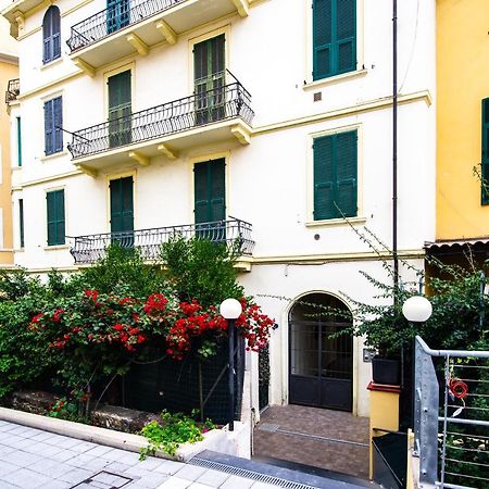 Sanremo Grand Central Apartment Exterior foto